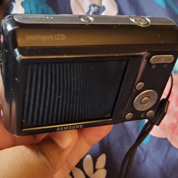 Samsung digital camera - Picture 2 of 3